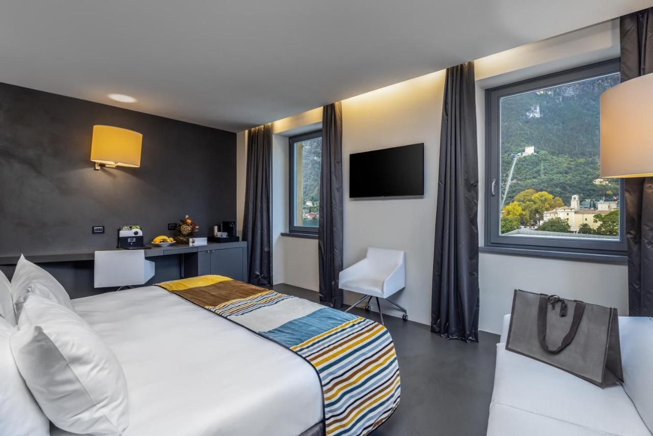 Lido Palace - The Leading Hotels Of The World Riva del Garda Bagian luar foto