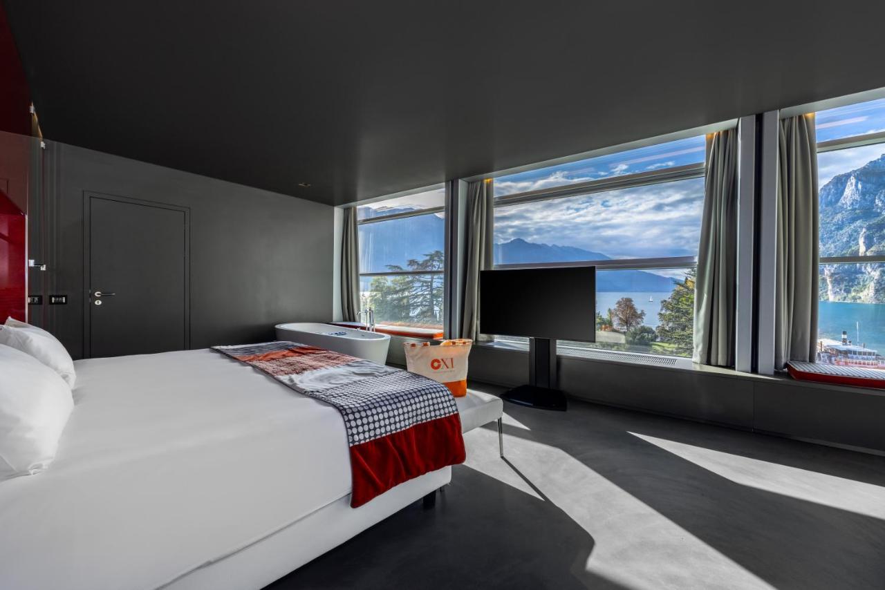 Lido Palace - The Leading Hotels Of The World Riva del Garda Bagian luar foto
